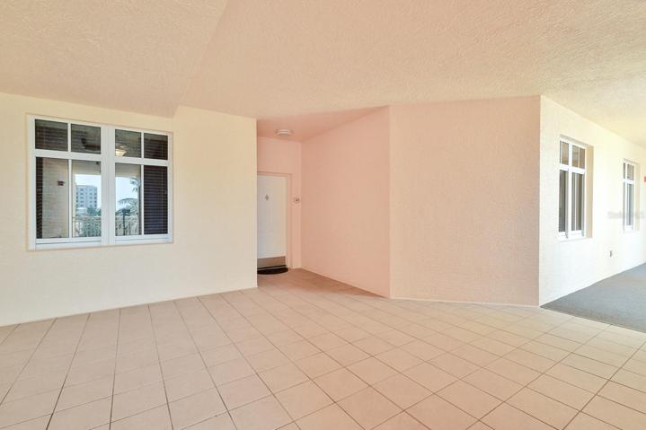 Entryway/Corrdior