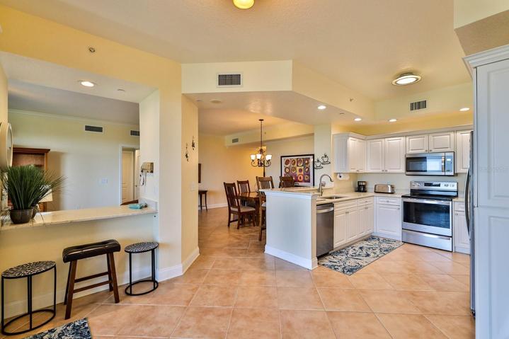 Dining to Kitchen