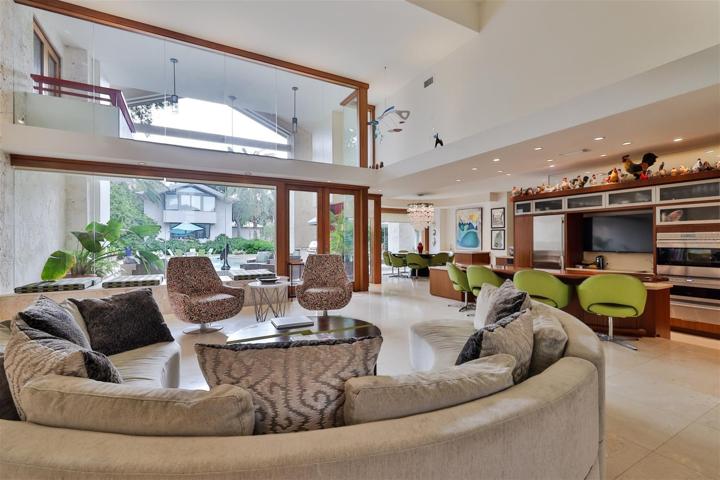 Living Room/Kitchen