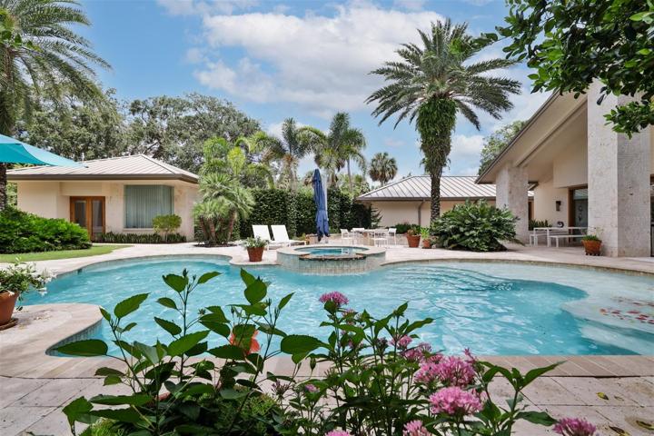 Pool Facing Keystone Cottage