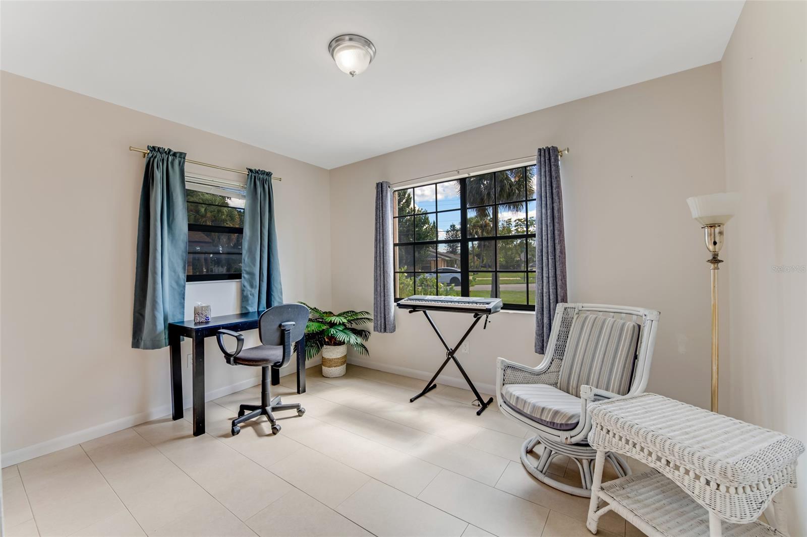 Guest bedroom in front corner