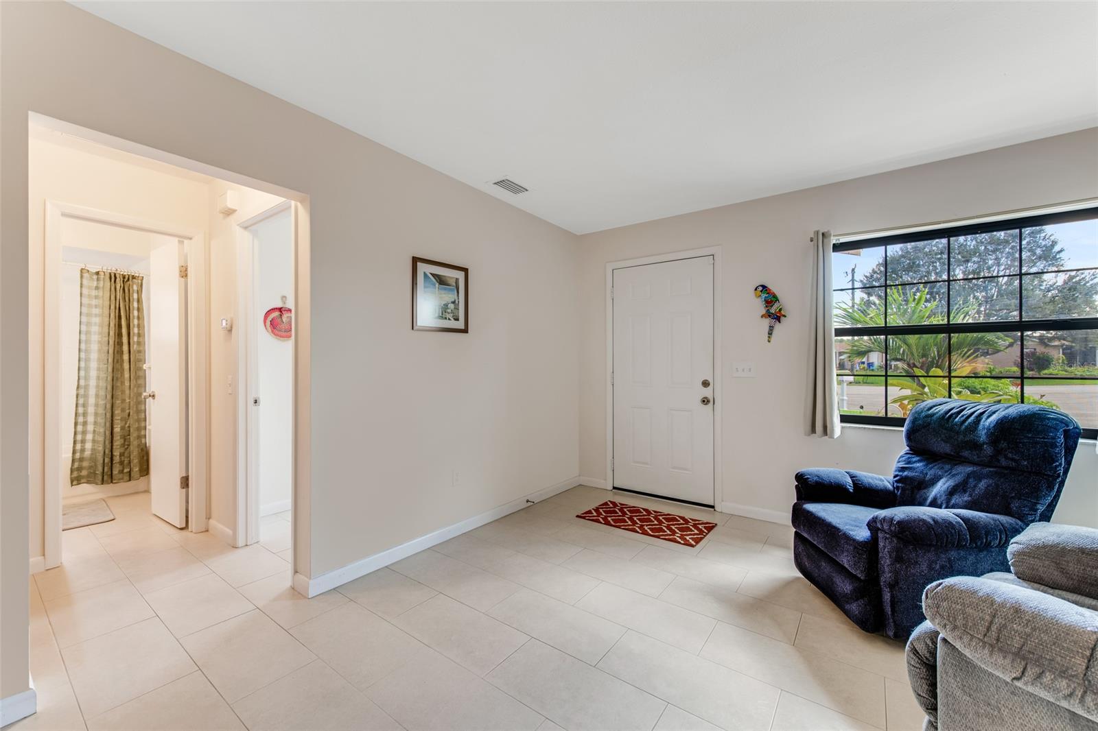Bright and comfortable living room