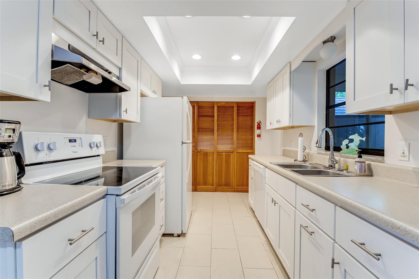 Updated kitchen with soft close cabinets