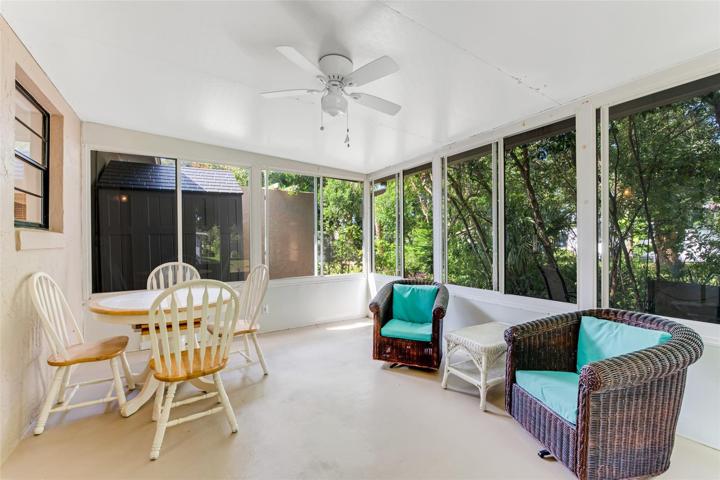 Operational windows let in light and breezes