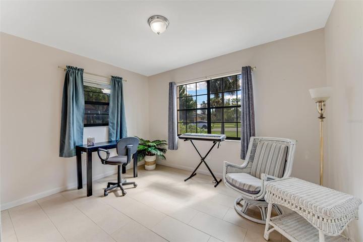 Guest bedroom in front corner
