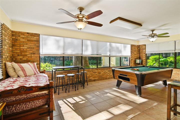 FLORIDA ROOM.