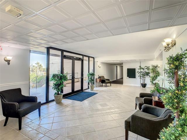 Attractive Lobby Area.
