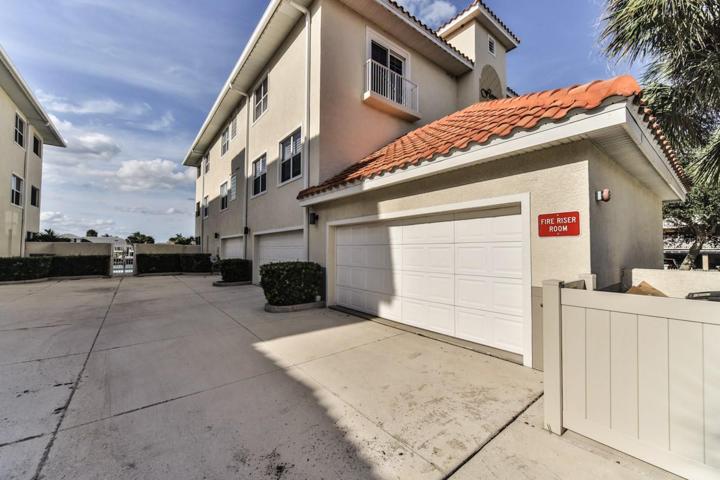 1st garage in complex for easy access