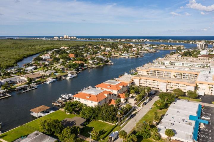 Perfect access to the ICW and Ponce inlet
