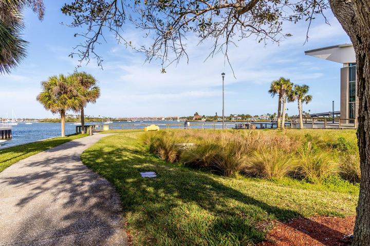Street ends at the Intracoastal Watereway
