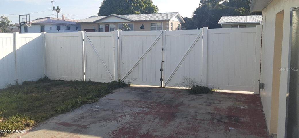 2049 Blais fenced yard