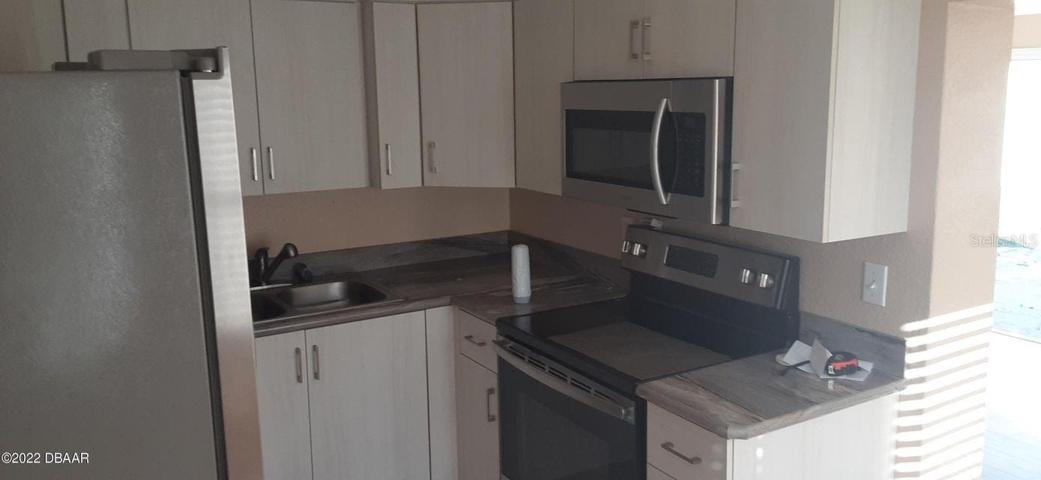 2049 Blais kitchen