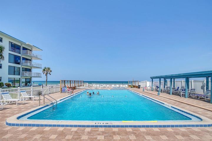-Beach condo