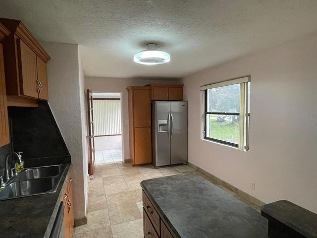 Kitchen and Eat-in