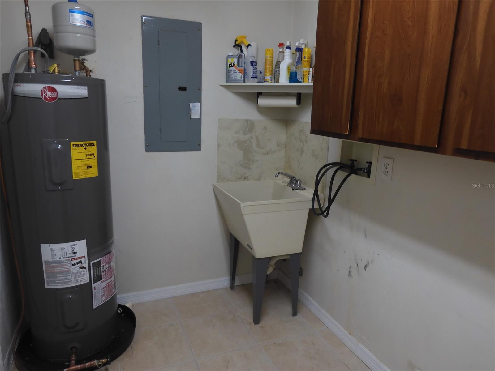New water heater 9/2023 & laundry tub