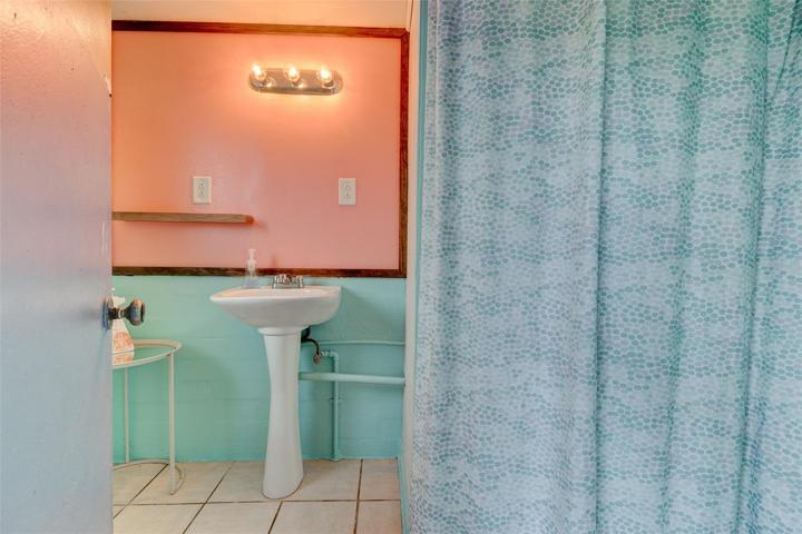 Full Bath Garage