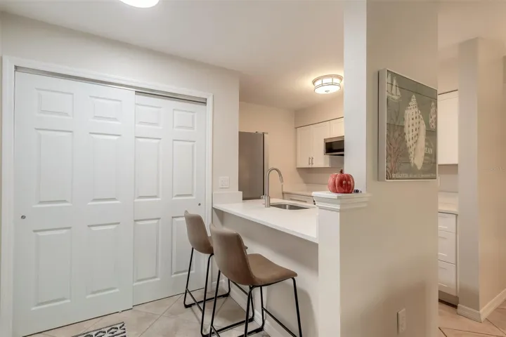 kitchen with bar top