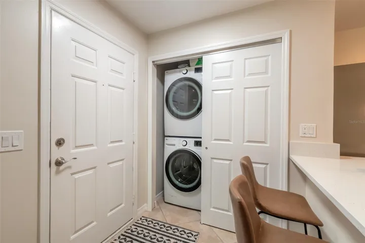 laundry hookup in unit