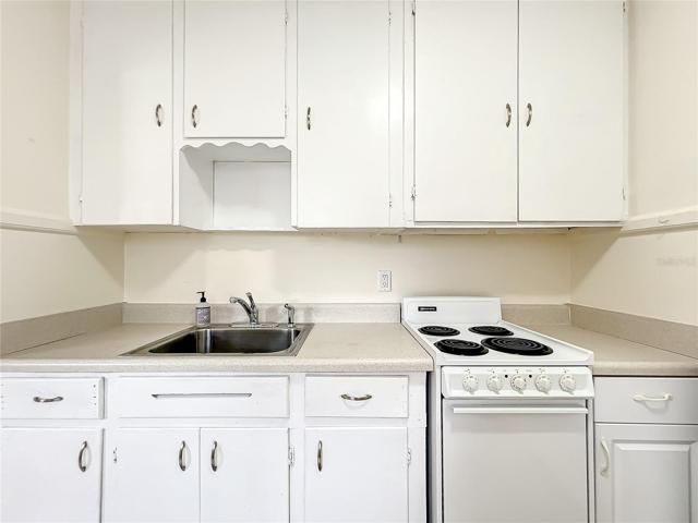 #32 Kitchen