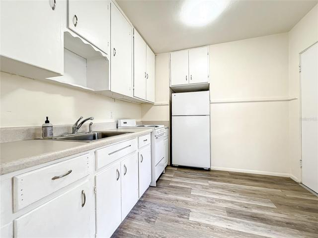 #32 Kitchen