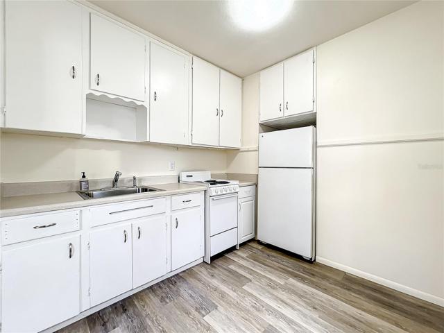 #32 Kitchen