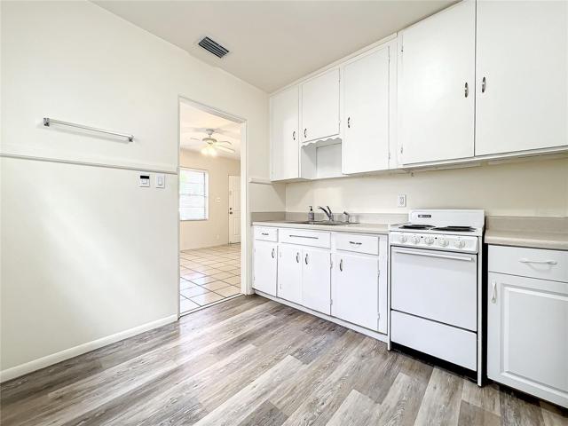 #32 Kitchen