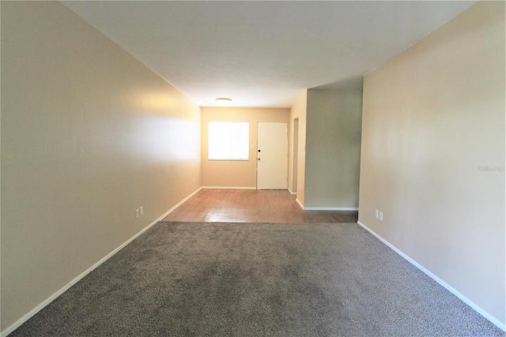 LIVING/DINING AREA