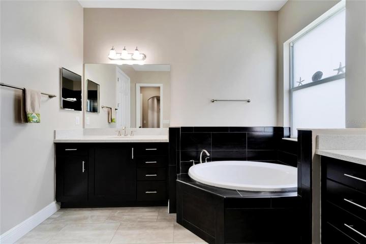 Stand alone Shower & Tub