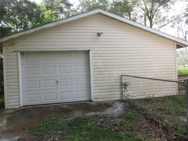 detached garage