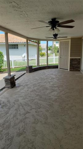 covered porch/patio