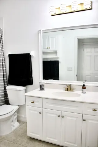 Upstairs Bathroom 2
