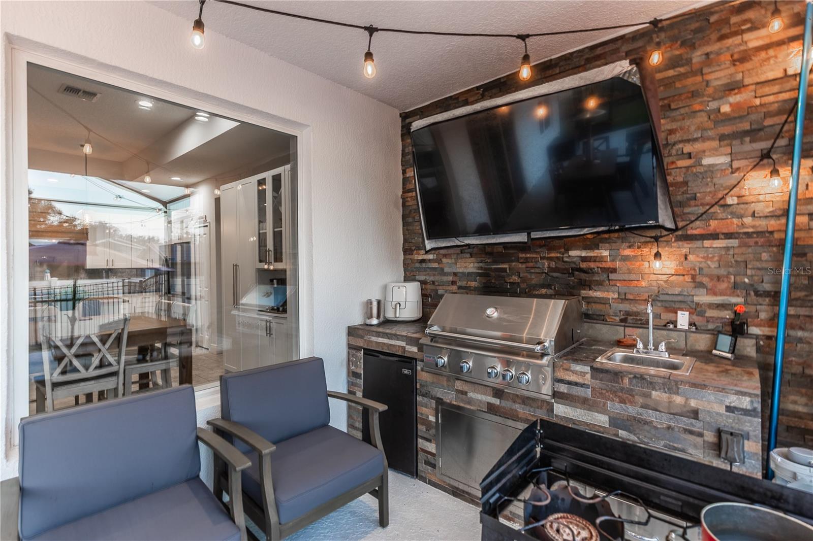 Outdoor Kitchen