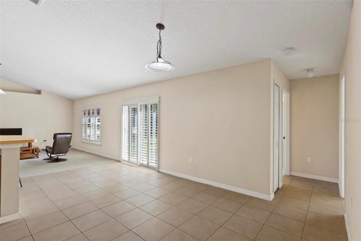 Huge Breakfast Area off the Kitchen
