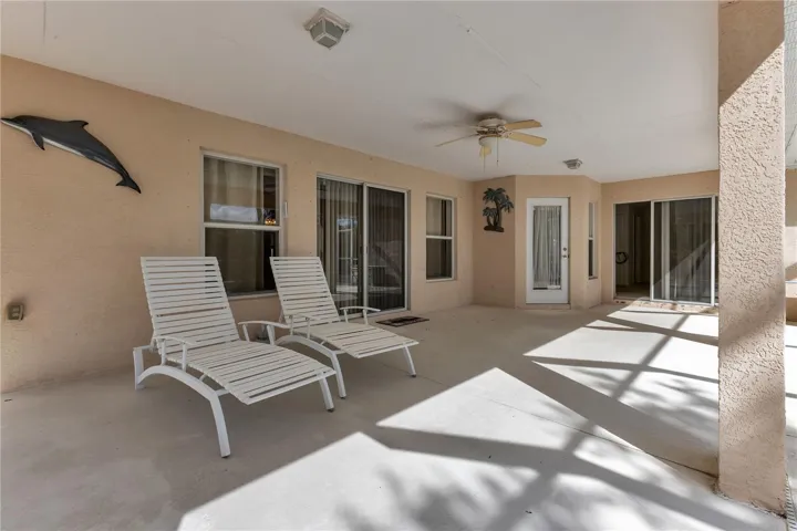 Covered porch area