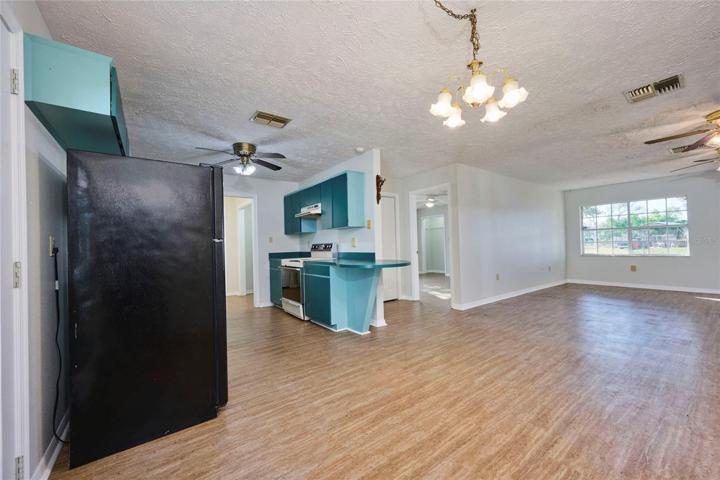 Dining area adjacent to the kitchen
