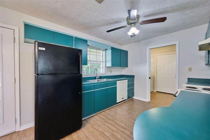 Plenty of space in the kitchen