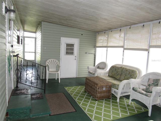 Screen porch & Utility room.