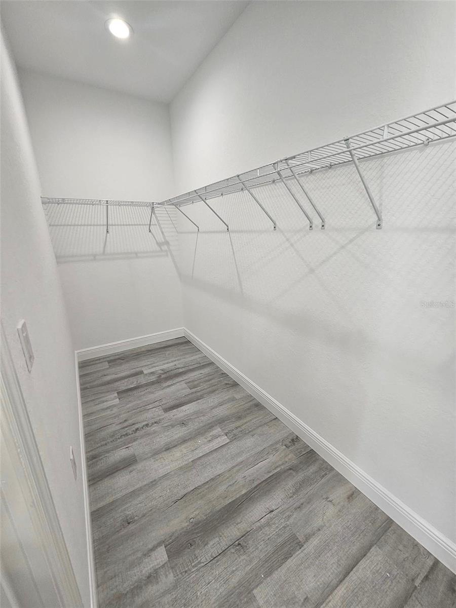 Master Walkin Closet