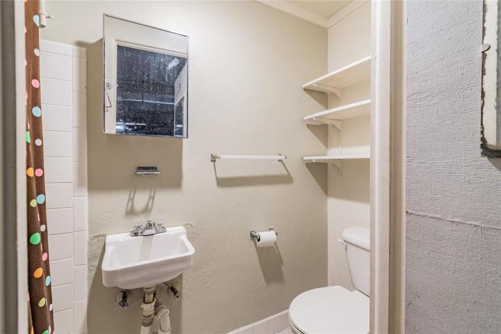 2nd bathroom