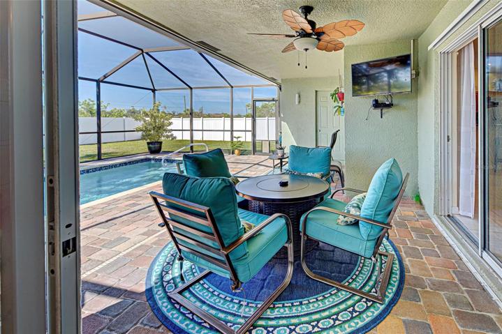 Beautiful private lanai and pool