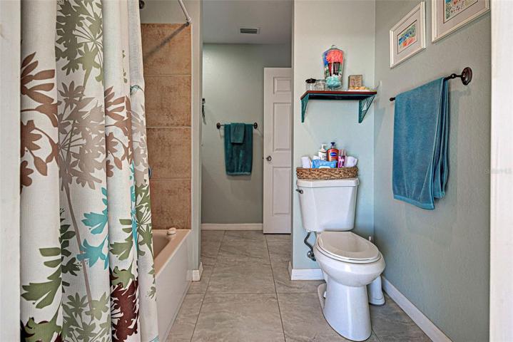 Guest Bath with tub shower