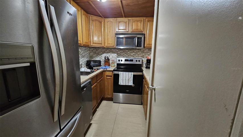 Kitchen with all appliances