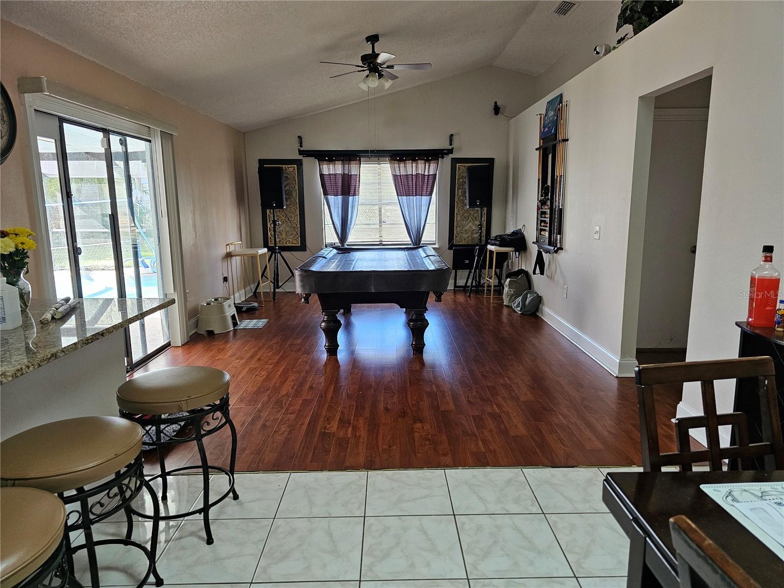 Entertaining area
