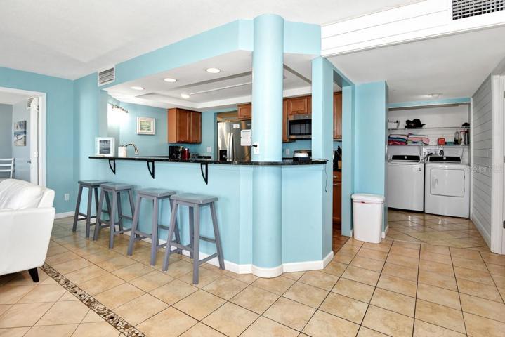 BREAKFAST BAR