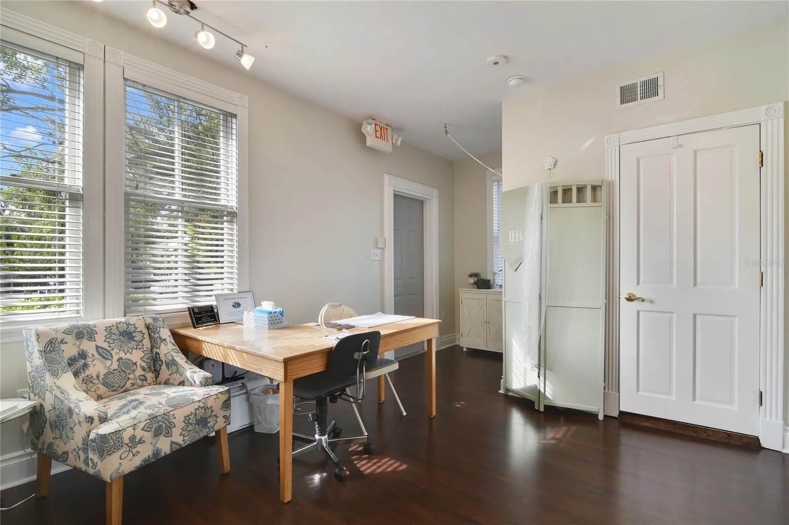 1 room suite with lobby and private entrances.  Private bathroom