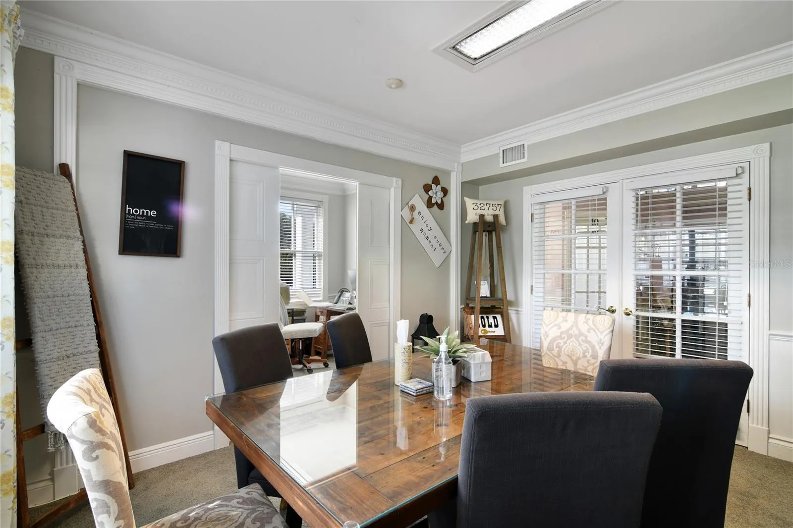 2 room suite with private and lobby entrances