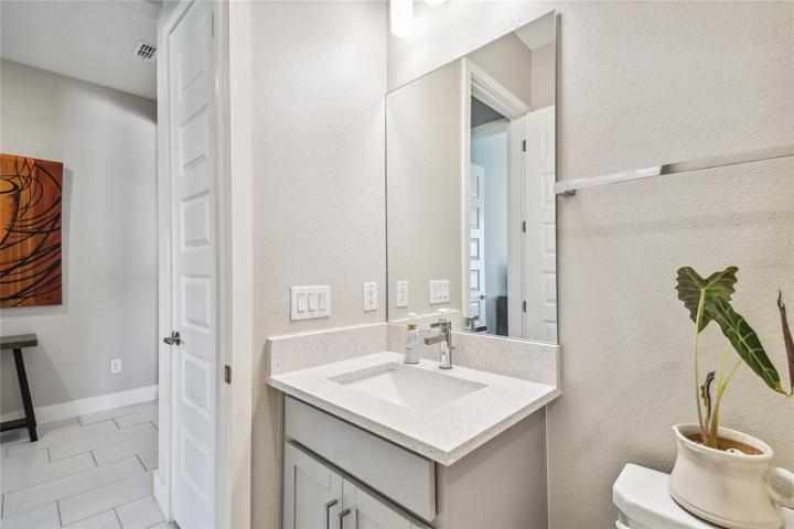 4th bathroom