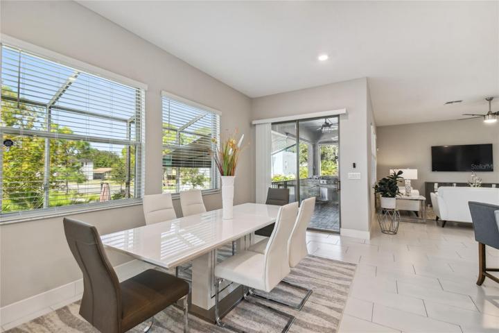 dining room/ cafe