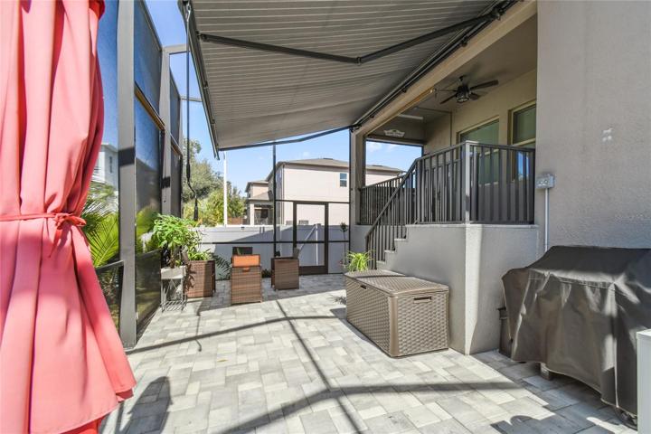 screen with retractable control remote awning approx.18x14