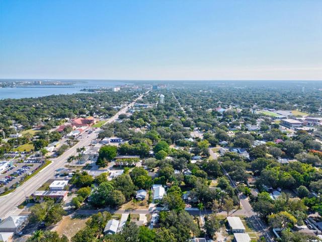 1.9 Miles to Downtown Bradenton and the Riverfront